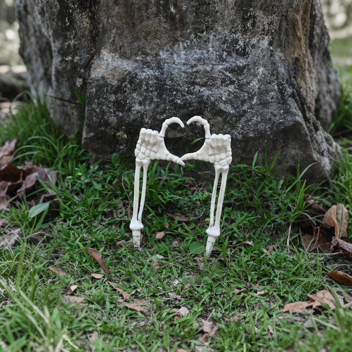 Haunt & Co Halloween Skeleton Stakes Decorations, Love Pose 2 Piece Hands Arms with Lawn Stakes
