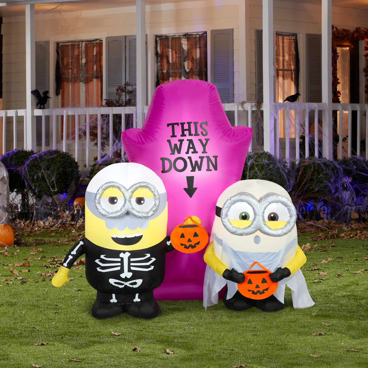 Haunt & Co Airblown Inflatable Minions Halloween Scene Universal, 5 ft Tall, Multicolored