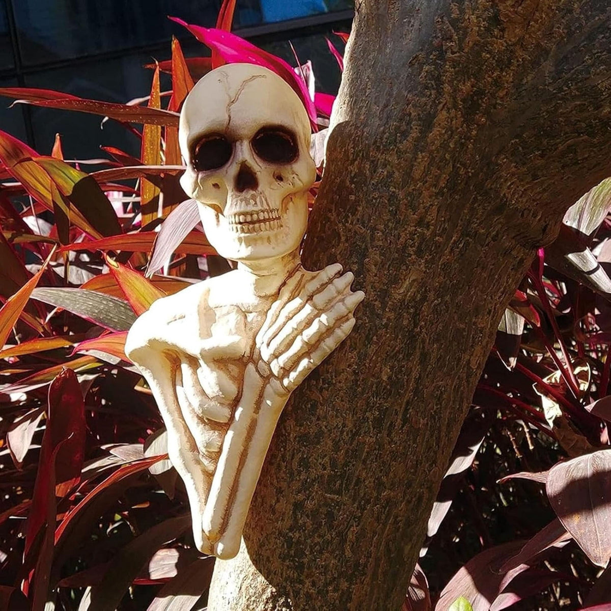 Haunt & Co SUYOLL 25cm/35cm Halloween Decorations Outdoor Skeleton Hugging Tree Cute Skeleton Ornaments Atmosphere Figurine