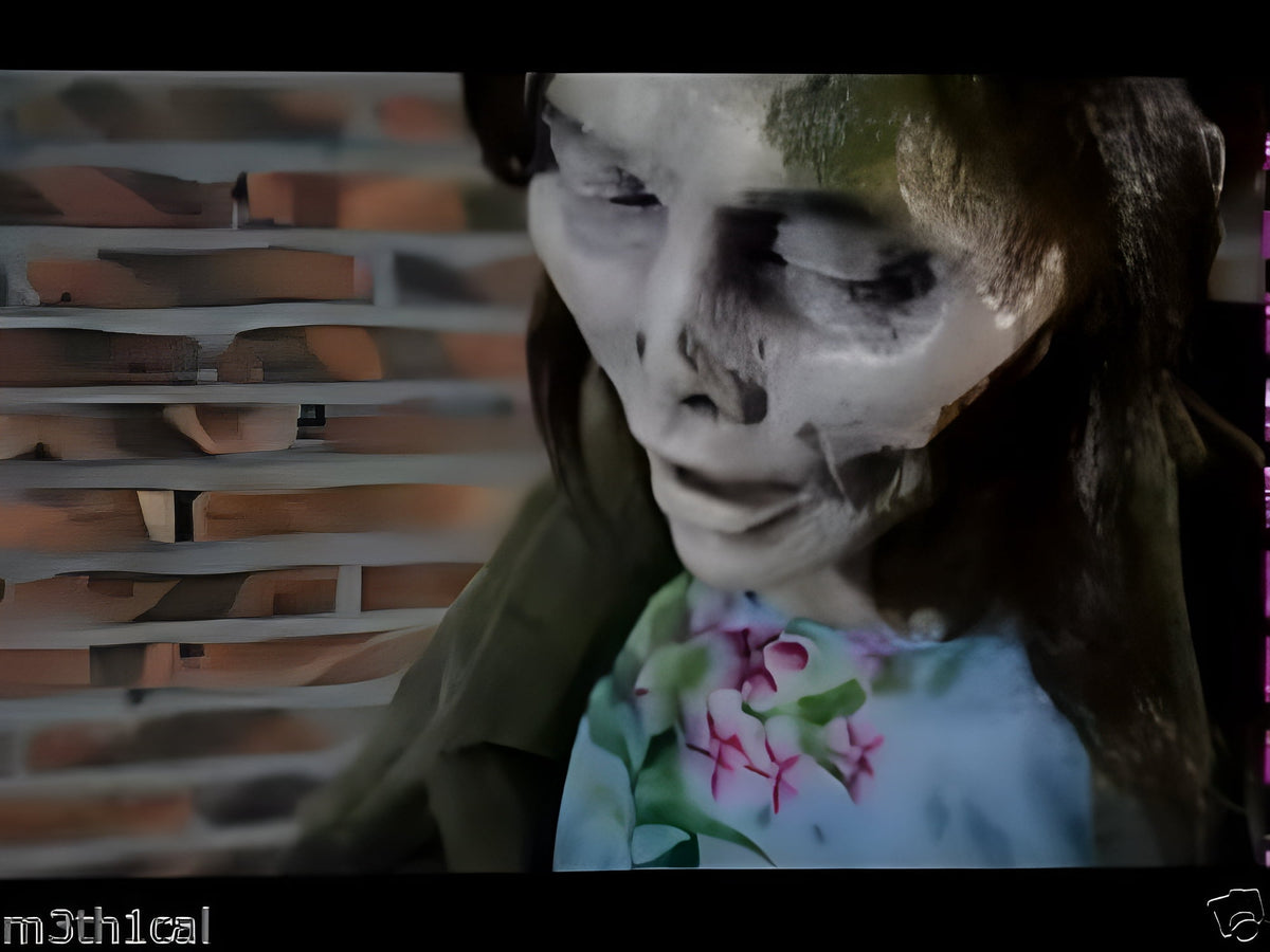 Haunt & Co Mario Chiodo - Rocking Moldy Mommy Animated - Standard