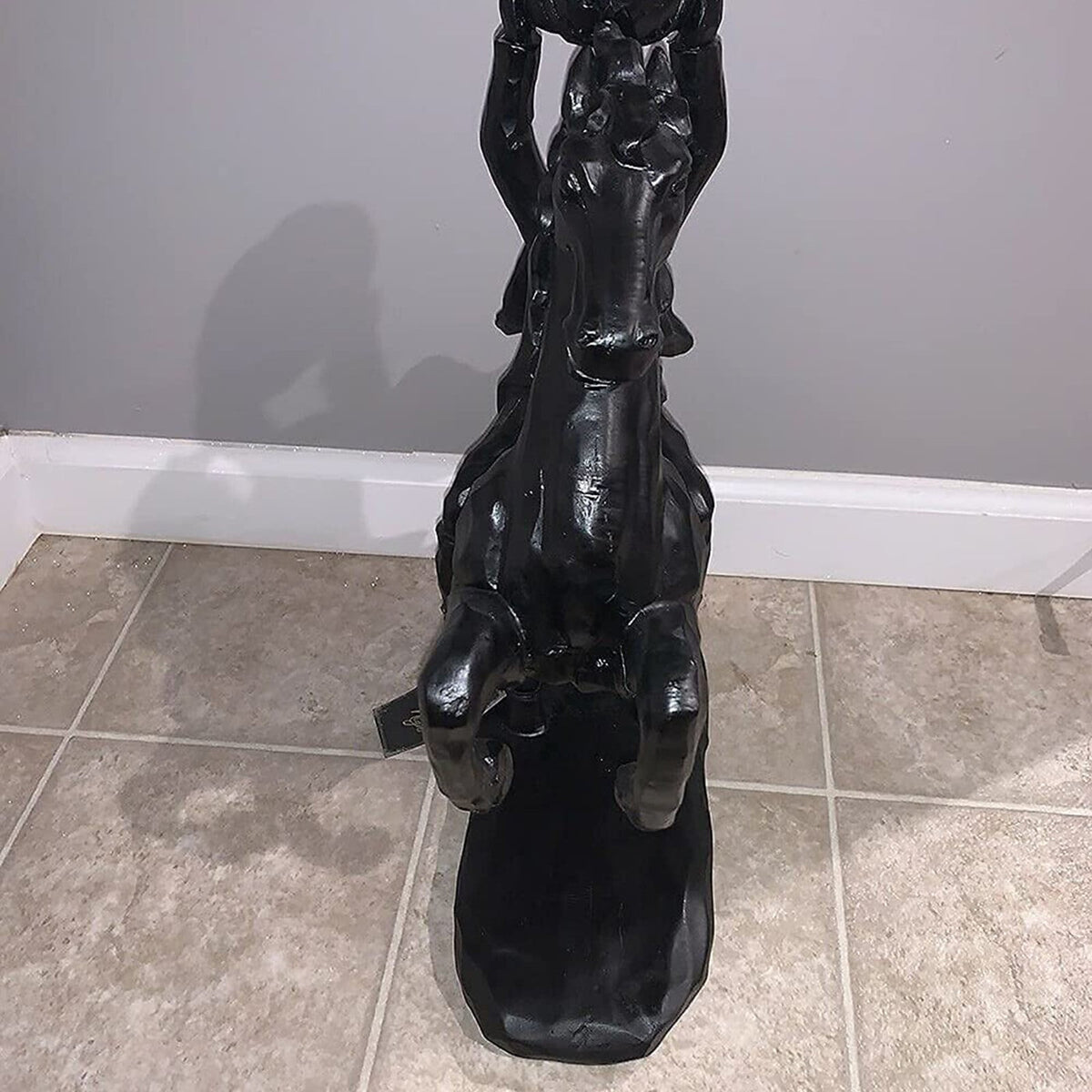 Haunt & Co Desktop Ornament Headless Horseman Resin Statue for Halloween Home Display, 22x12x9 cm, Black