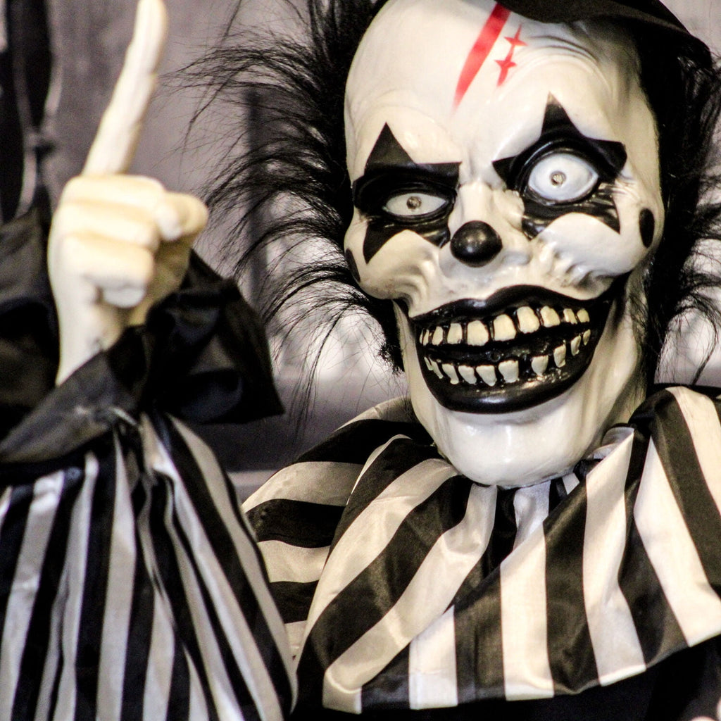 Haunt & Co 1.8 ft Groundbreaker Clown-Vile, Multi-Color